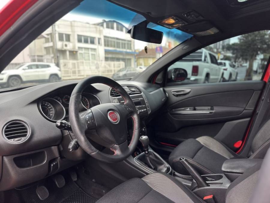 FIAT - BRAVO - 2014/2014 - Vermelha - R$ 46.900,00