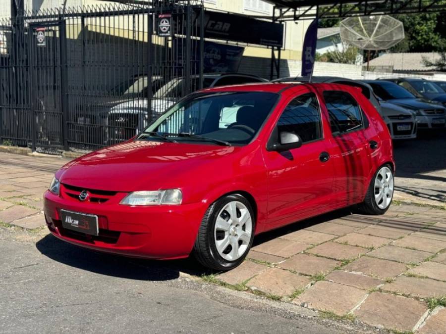 CHEVROLET - CELTA - 2005/2005 - Vermelha - R$ 23.900,00