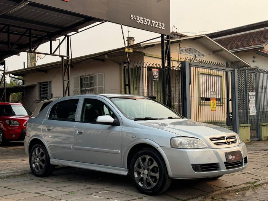CHEVROLET - ASTRA - 2010/2011 - Prata - R$ 38.900,00