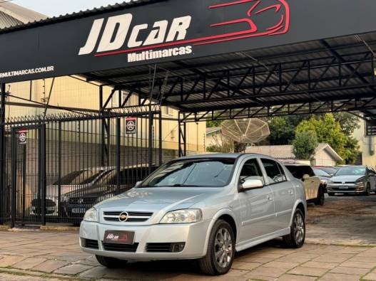 CHEVROLET - ASTRA - 2010/2011 - Prata - R$ 38.900,00