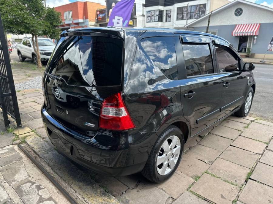 NISSAN - LIVINA - 2010/2010 - Preta - R$ 29.900,00