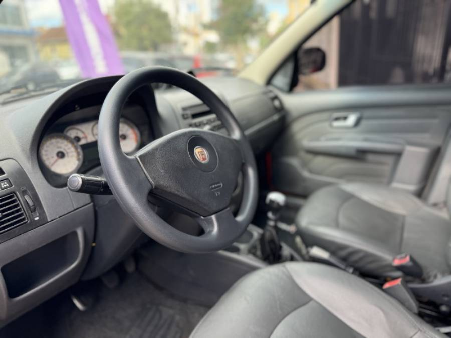 FIAT - PALIO - 2010/2010 - Vermelha - R$ 39.900,00