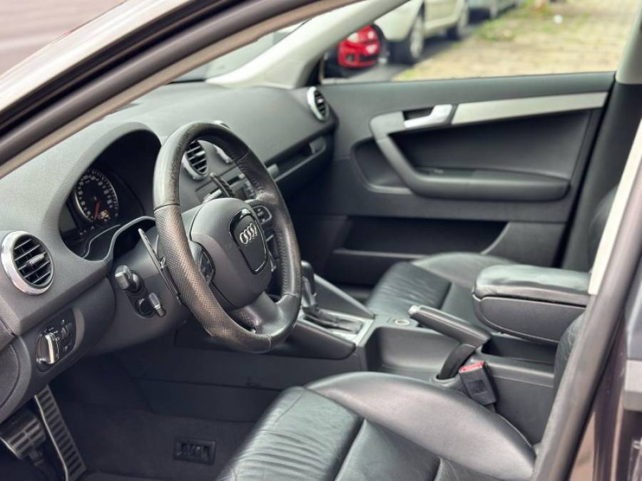 AUDI - A3 - 2008/2009 - Cinza - R$ 62.900,00