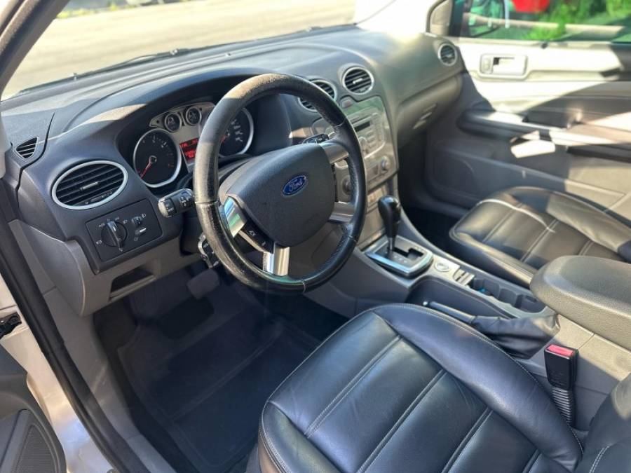 FORD - FOCUS - 2010/2011 - Prata - R$ 44.900,00