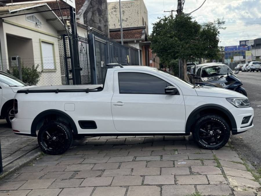 VOLKSWAGEN - SAVEIRO - 2021/2022 - Branca - R$ 74.900,00