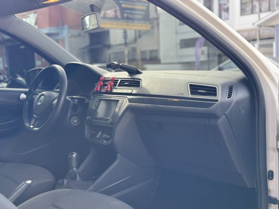 VOLKSWAGEN - SAVEIRO - 2021/2022 - Branca - R$ 74.900,00