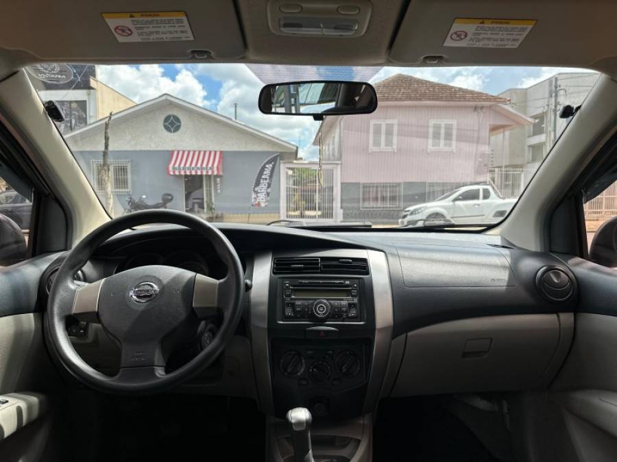 NISSAN - LIVINA - 2010/2010 - Preta - R$ 29.900,00