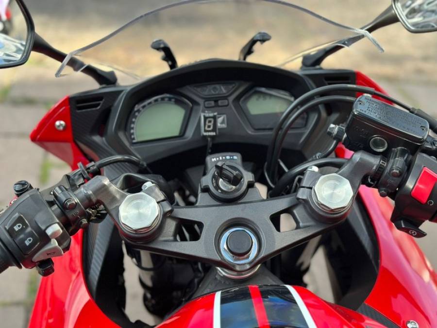 HONDA - CBR 650F - 2018/2018 - Vermelha - R$ 45.900,00