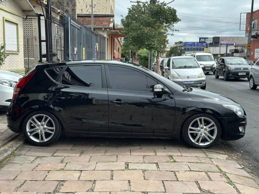 HYUNDAI - I30 - 2010/2011 - Preta - R$ 44.900,00