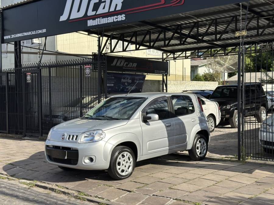 FIAT - UNO - 2015/2015 - Prata - R$ 30.900,00