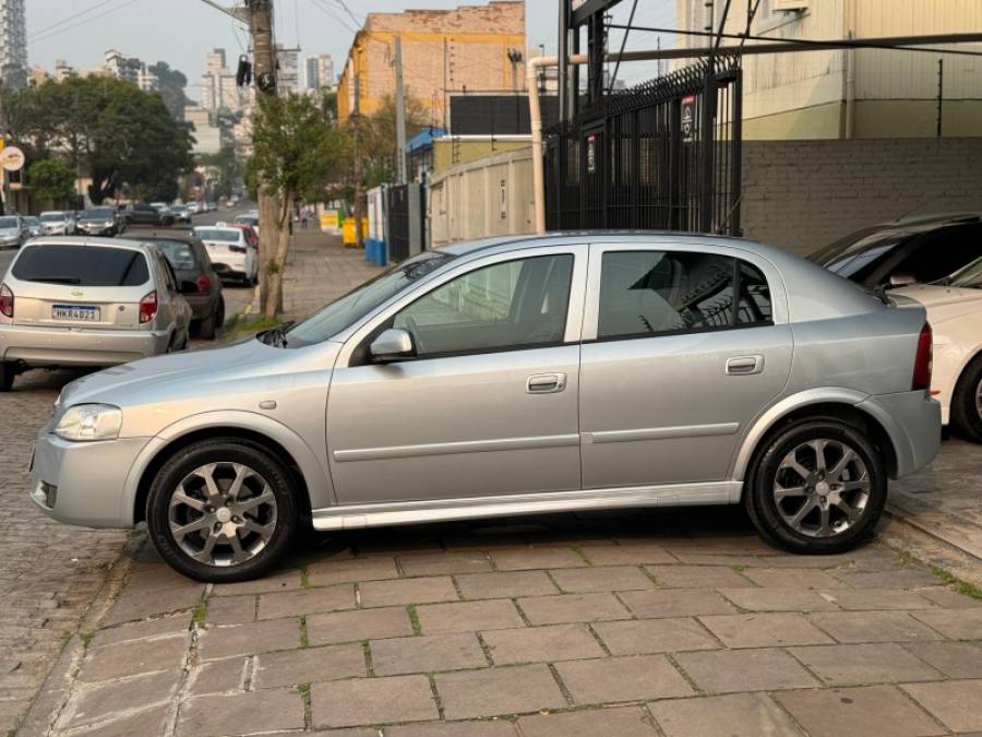 CHEVROLET - ASTRA - 2010/2011 - Prata - R$ 38.900,00