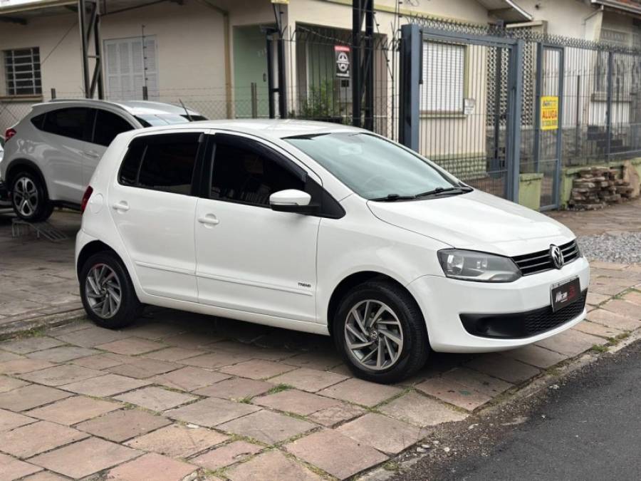 VOLKSWAGEN - FOX - 2012/2013 - Branca - R$ 32.900,00