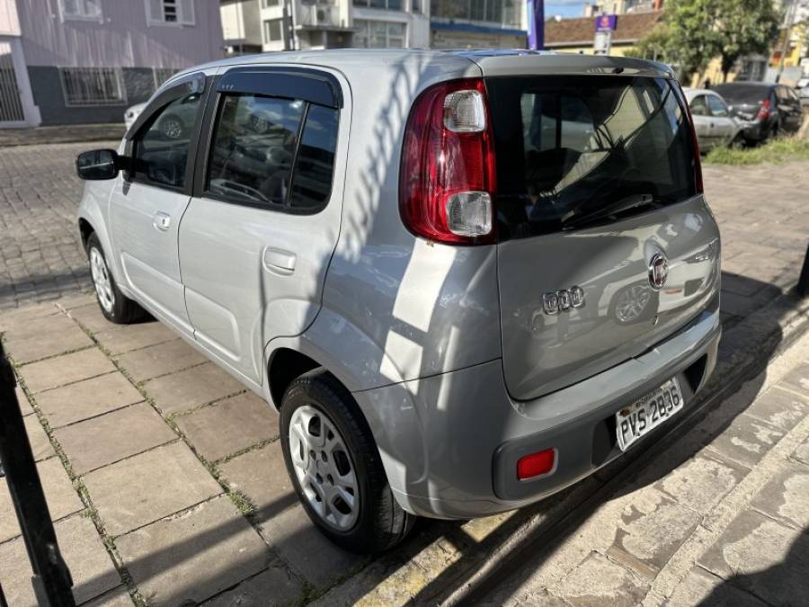 FIAT - UNO - 2015/2015 - Prata - R$ 30.900,00