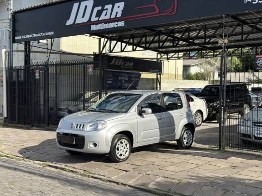 FIAT - UNO - 2015/2015 - Prata - R$ 30.900,00
