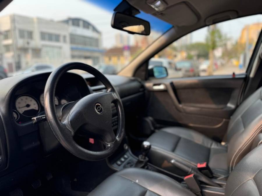 CHEVROLET - ASTRA - 2010/2011 - Prata - R$ 38.900,00
